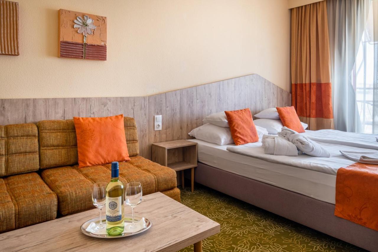 Hotel Margareta Balatonfured Luaran gambar