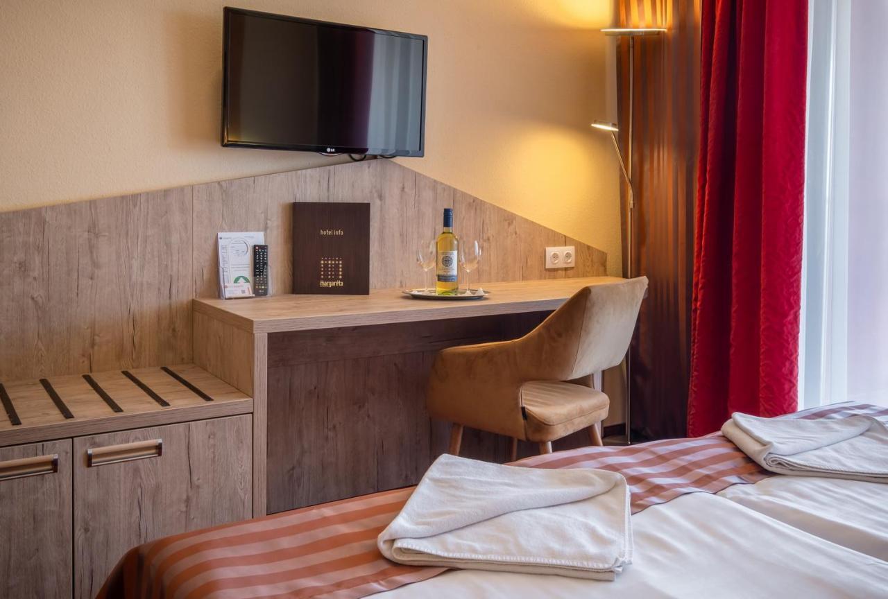 Hotel Margareta Balatonfured Luaran gambar