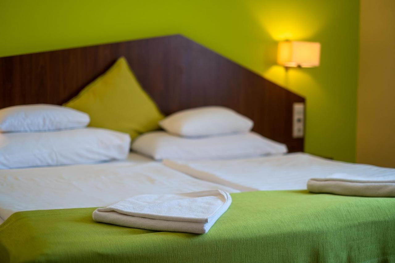 Hotel Margareta Balatonfured Luaran gambar