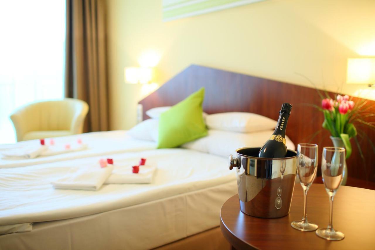 Hotel Margareta Balatonfured Luaran gambar